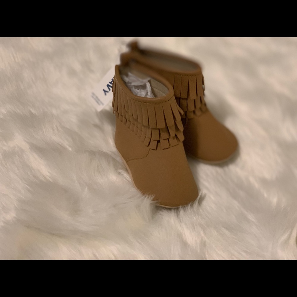 Old Navy infant Moccasin boots